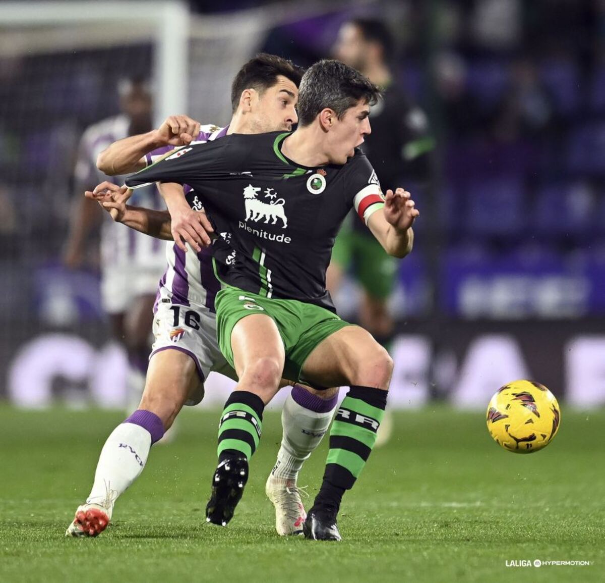 Imagen del Real Valladolid-Racing de Santander.  / LALIGA