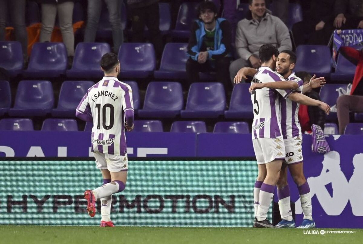 Imagen del Real Valladolid-Racing de Santander.  / LALIGA