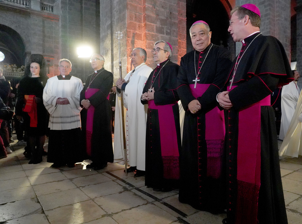 Sermón de las Siete Palabras, celebrado en la Catedral  / LETICIA PÉREZ (ICAL)