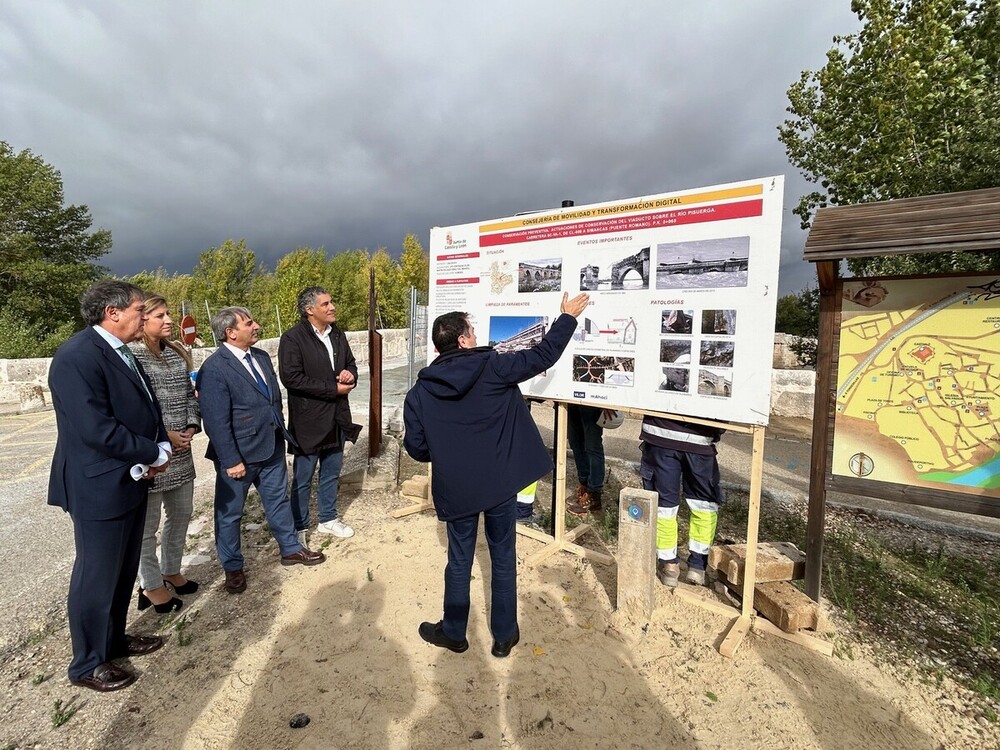 Visita institucional a las obras de rehabilitación del puente de Simancas.