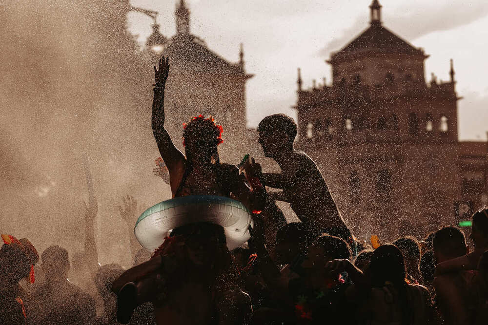 Desfile de peñas.