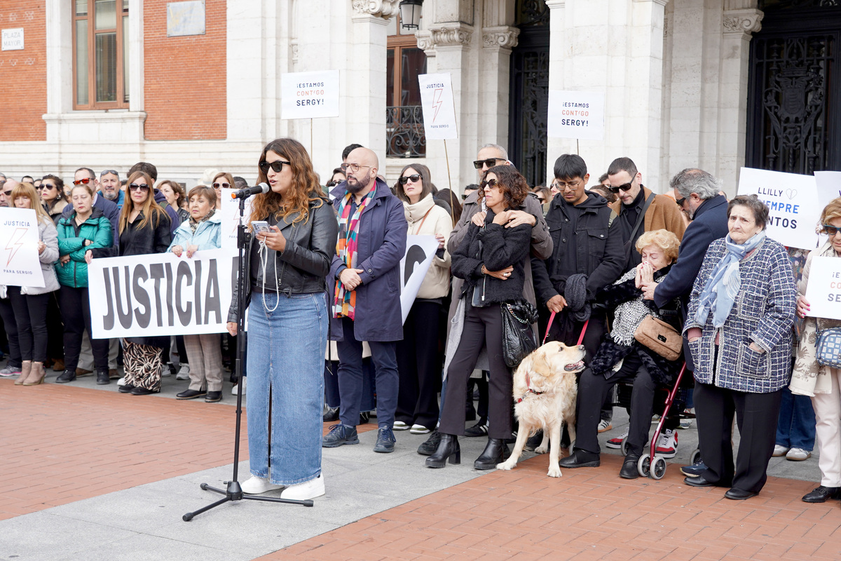 Concentración en la Plaza Mayor para pedir justicia por Sergio Delgado.  / LETICIA PÉREZ ICAL