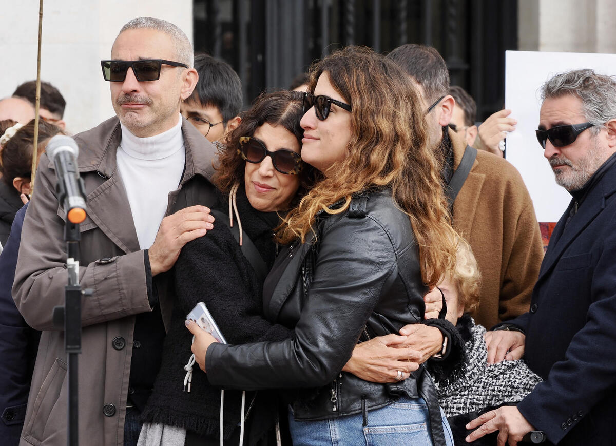 Concentración en la Plaza Mayor de Valladolid en recuerdo de Sergio Delgado Franco, el joven asesinado en burgos el pasado mes de febrero.  / EFE