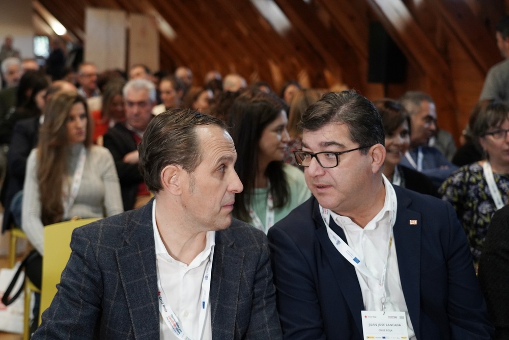 El presidente de la Diputación de Valladolid, Conrado Íscar, y el presidente de Cruz Roja en Valladolid, Juan José Zancada, inauguran el IX Encuentro de Mercados Inclusivos, que se desarrollará en el Espacio La Granja.