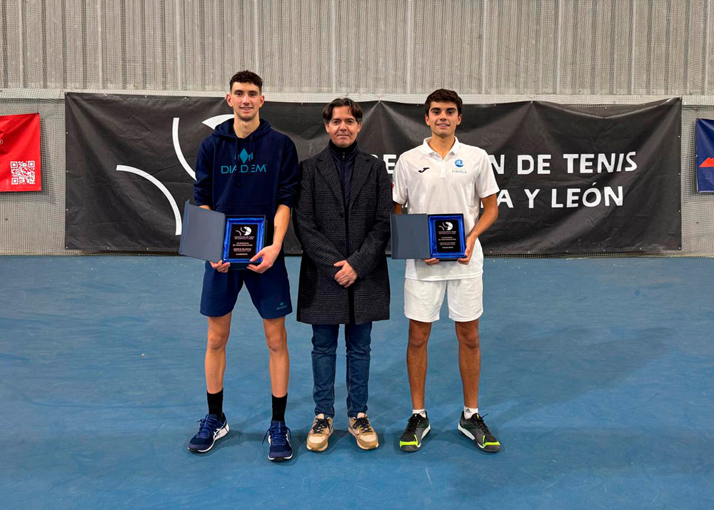 Iván Pérez, campeón del Ciudad de Valladolid al ganar en la final al pucelano Hermes Esteban.