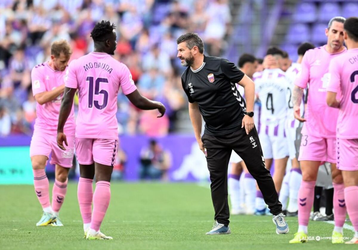 Partido entre el Real Valladolid y el CD Eldense.  / LALIGA