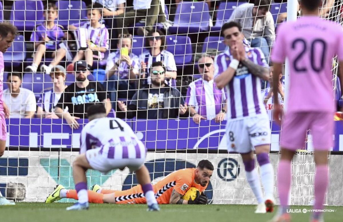 Partido entre el Real Valladolid y el CD Eldense.  / LALIGA