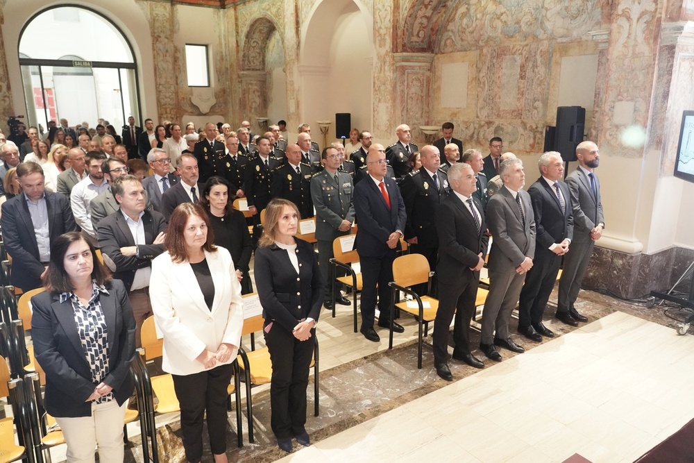 Acto de entrega del Premio Colmena de la AVT de Castilla y León al Cuerpo Nacional de Policía.