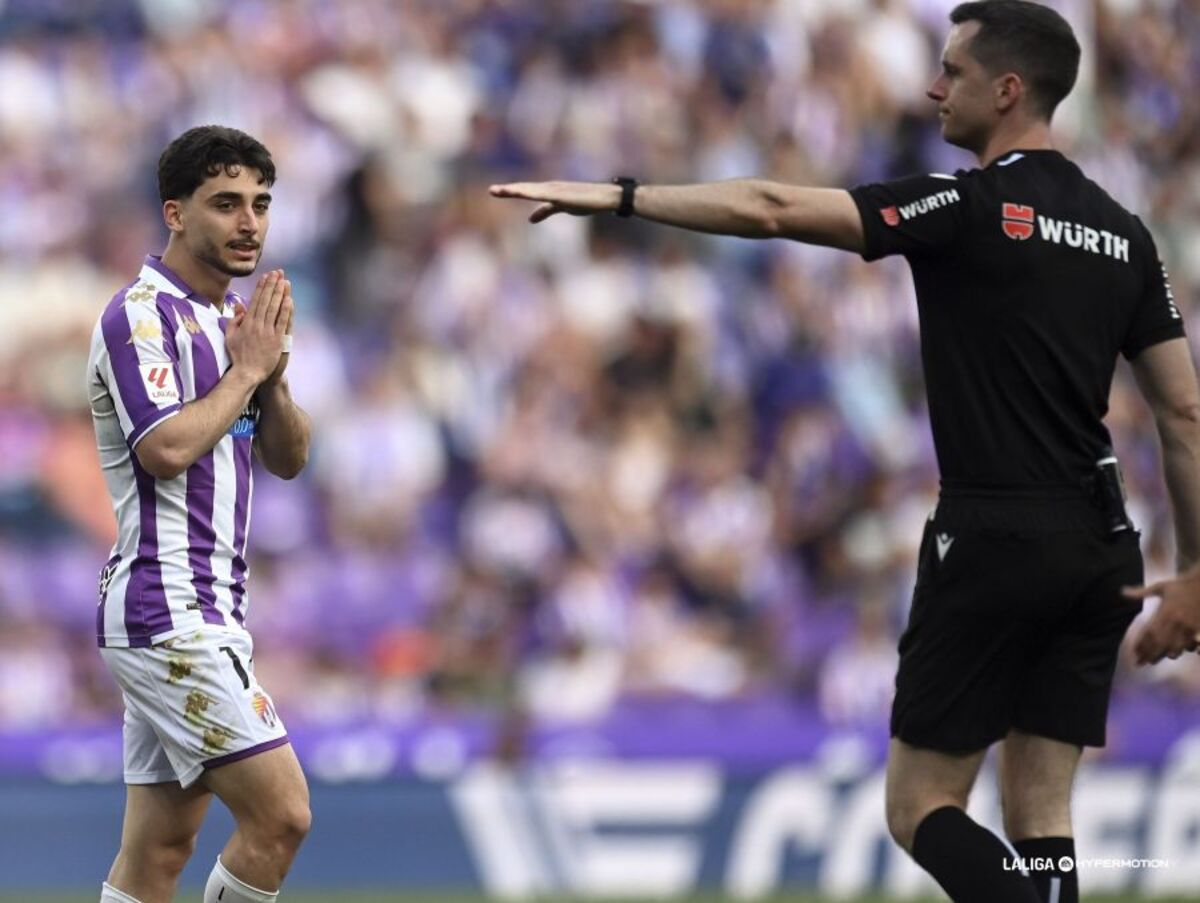 Partido entre el Real Valladolid y el CD Eldense.  / LALIGA