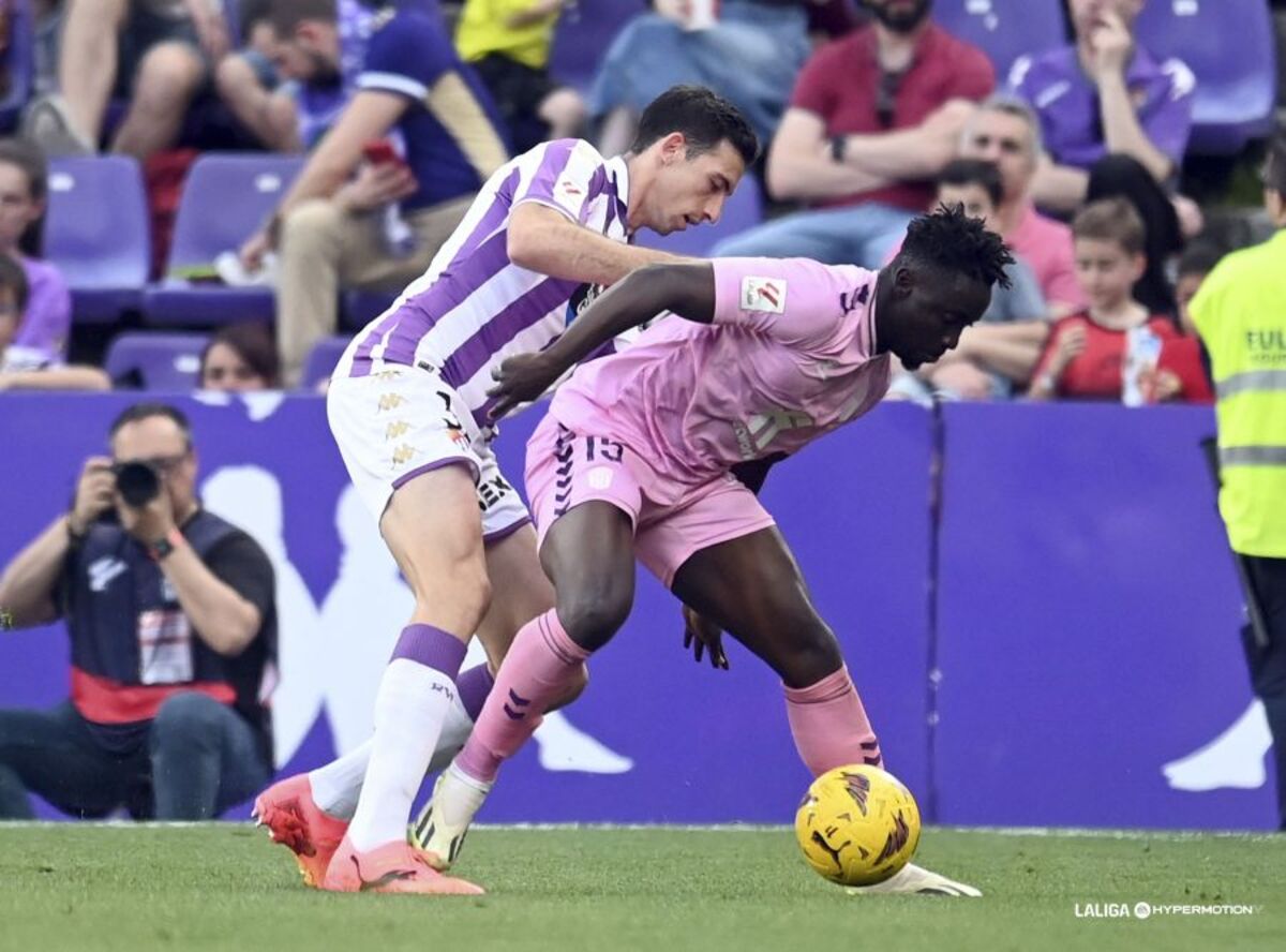 Partido entre el Real Valladolid y el CD Eldense.  / LALIGA