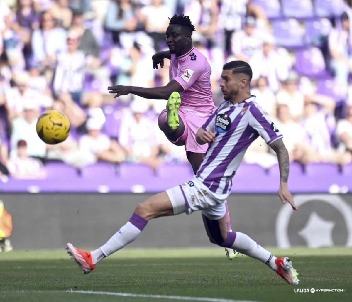 Partido entre el Real Valladolid y el CD Eldense.  / LALIGA