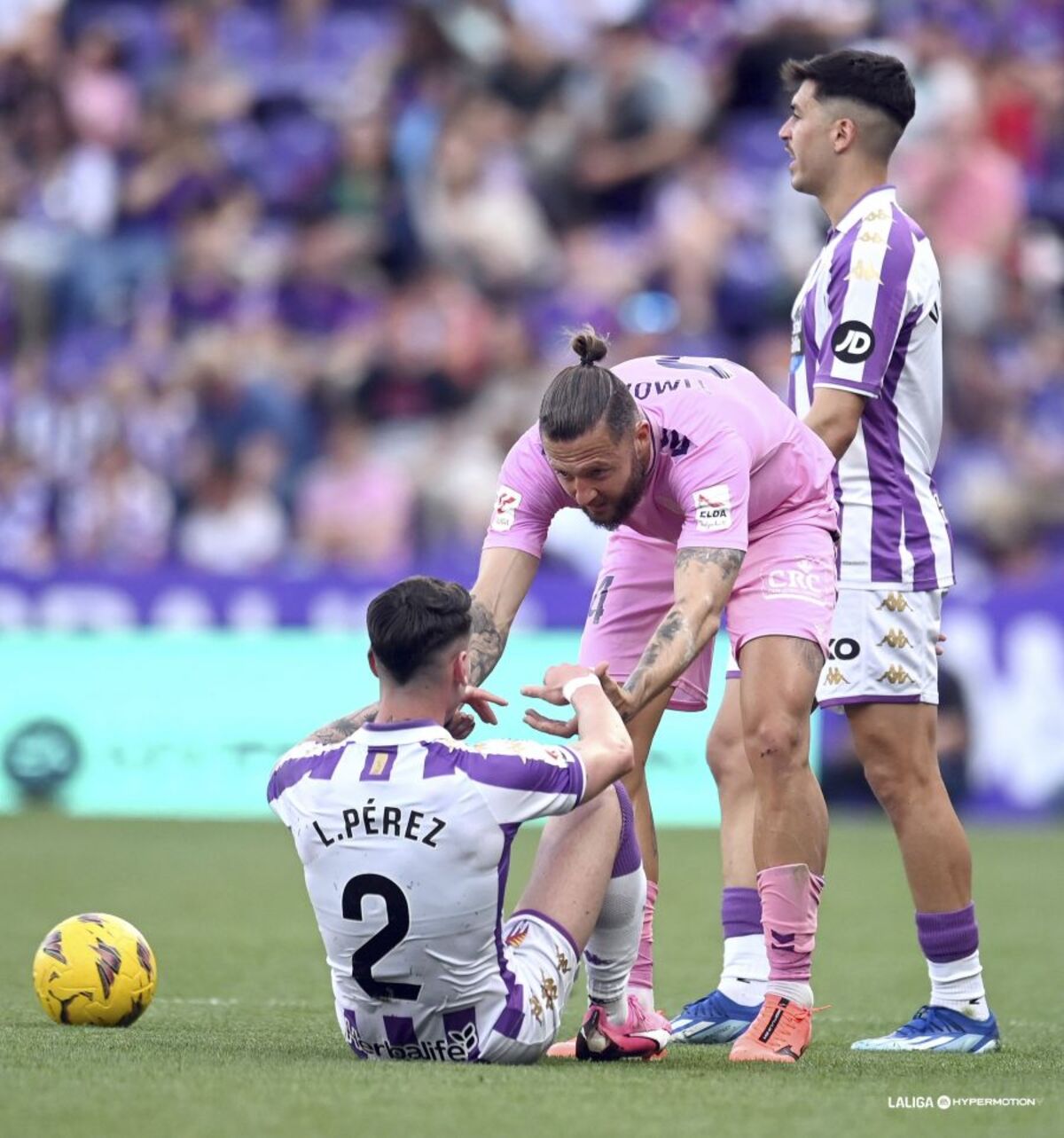 Partido entre el Real Valladolid y el CD Eldense.  / LALIGA