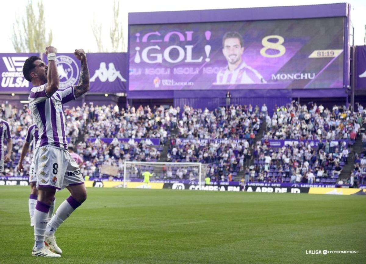 Partido entre el Real Valladolid y el CD Eldense.  / LALIGA