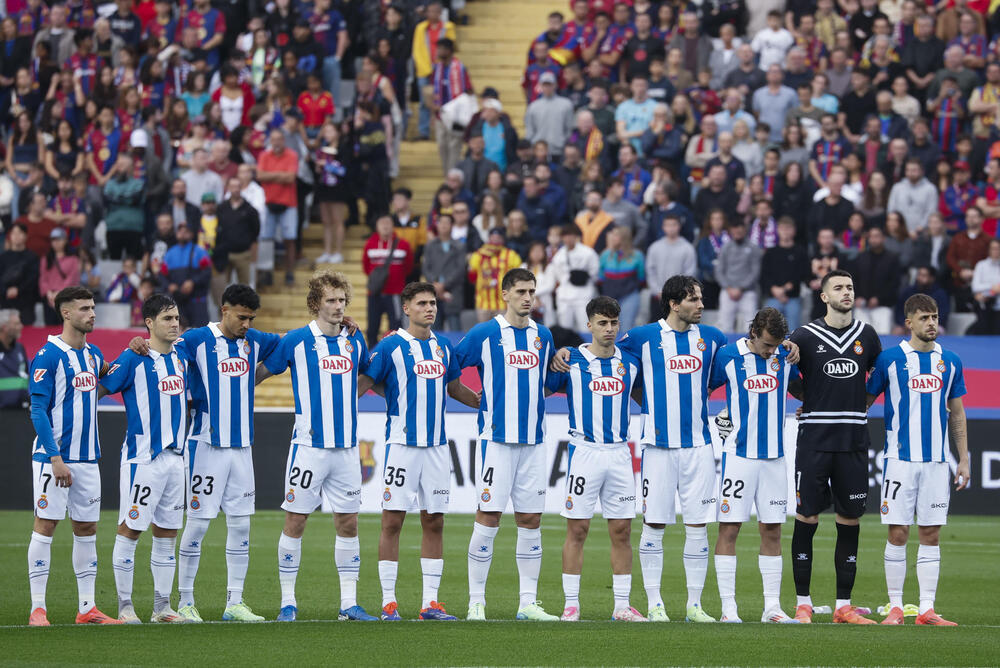 El Barça manda en el derbi