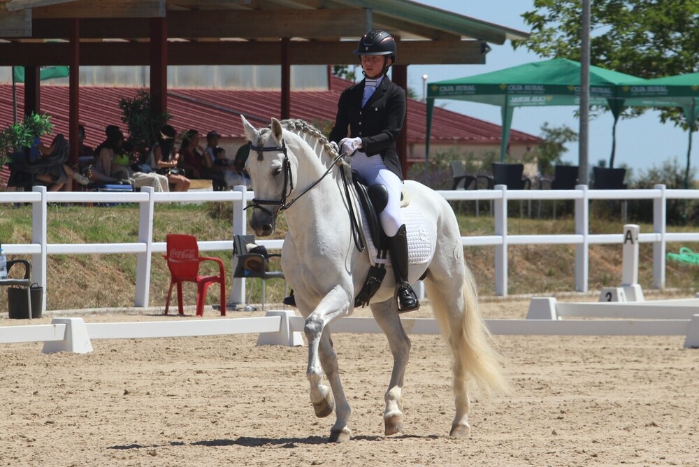 Paula Santiago Barrero, con 'Ojen II'.