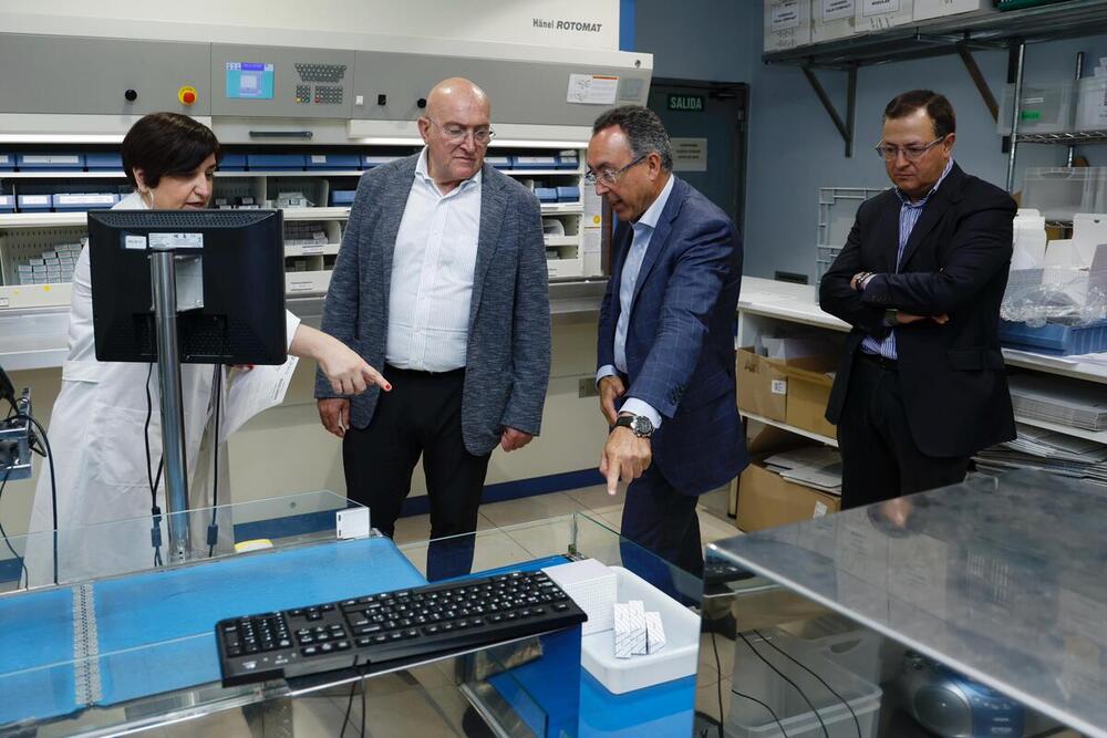 Visita del alcalde de Valladolid, Jesús Julio Carnero, a la empresa Mozo Grau.