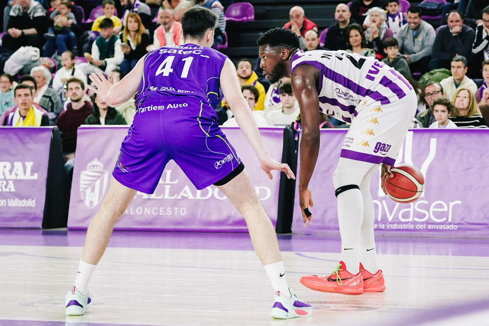 Partido disputado este viernes entre el UEMC Real Valladolid y el Alimerka Oviedo Baloncesto.