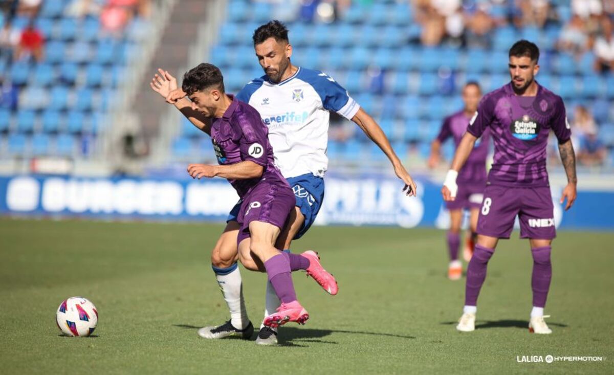 Imagen del Tenerife-Real Valladolid.  / LALIGA