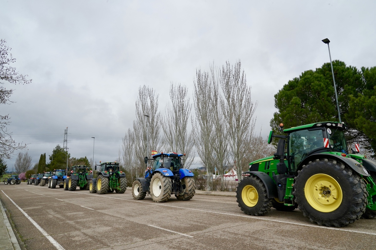 Tractorada por las calles de Valladolid  / EDUARDO MARGARETO / ICAL