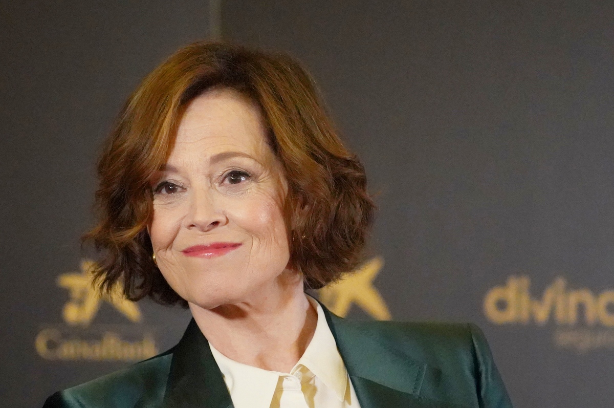 El alcalde de Valladolid recibe a la actriz Sigourney Weaver, Goya Internacional 2024  / MIRIAM CHACÓN ICAL