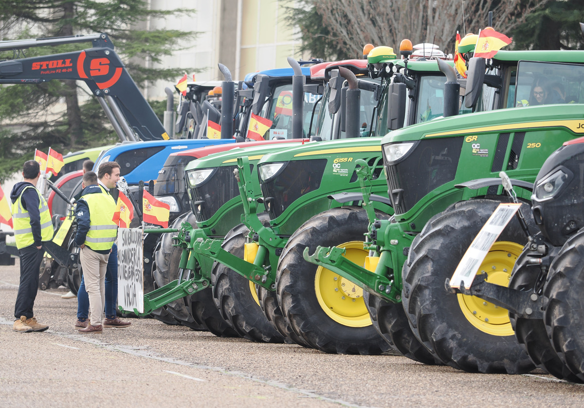 Tractorada por las calles de Valladolid  / EUROPA PRESS