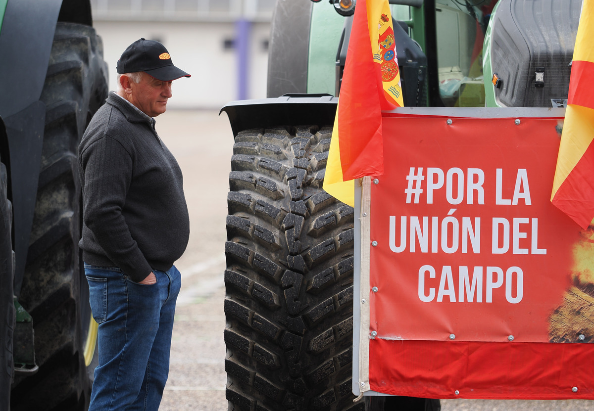 Tractorada por las calles de Valladolid  / EUROPA PRESS