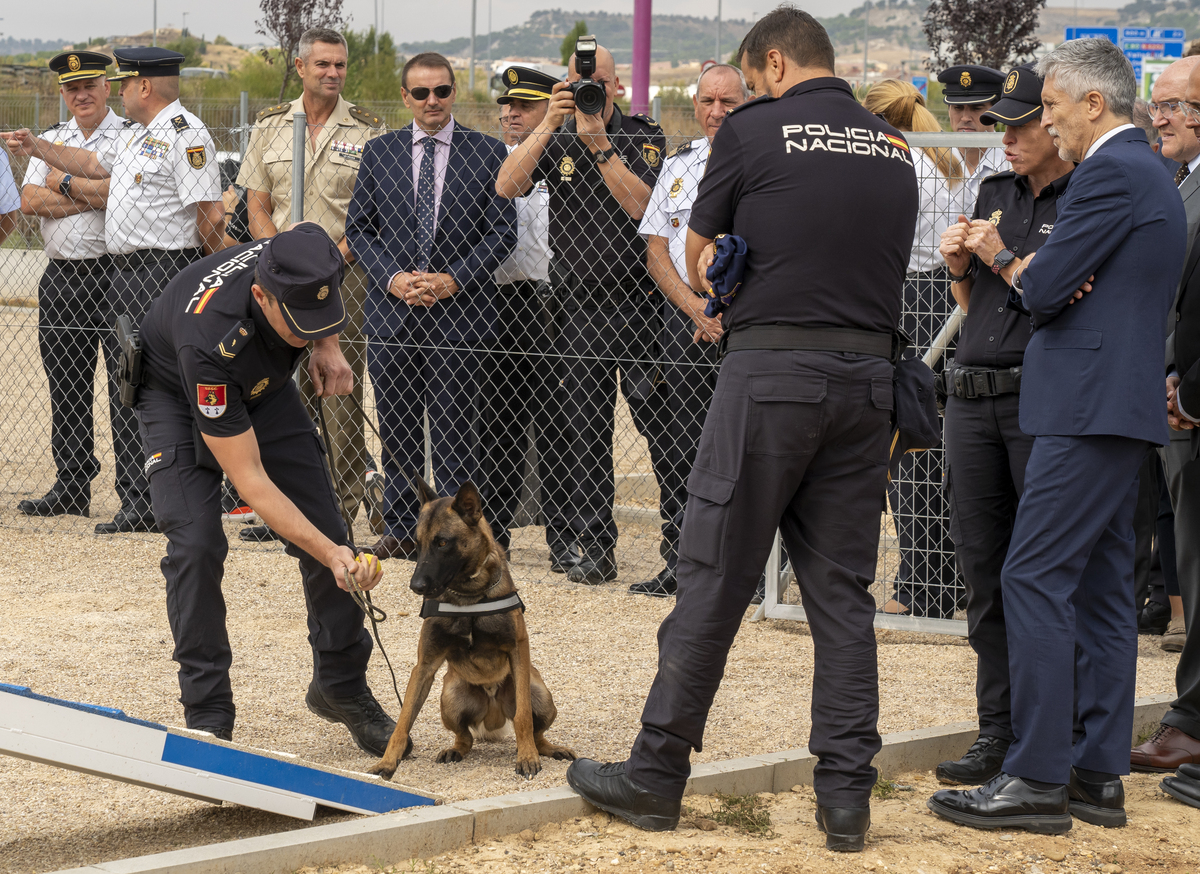 El ministro de Interior inaugura la nueva sede de la Unidad de Guías Caninos de la Jefatura Superior de Policía de Castilla y León  / EDUARDO MARGARETO / ICAL