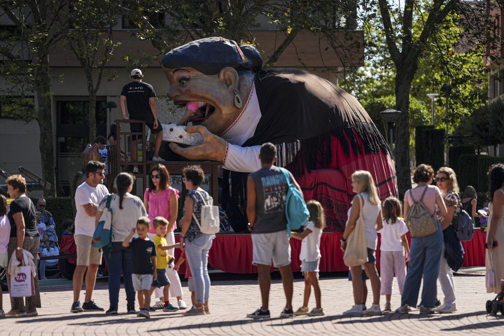 Tía Melitona durante las Ferias y Fiestas de la Virgen de San Lorenzo.