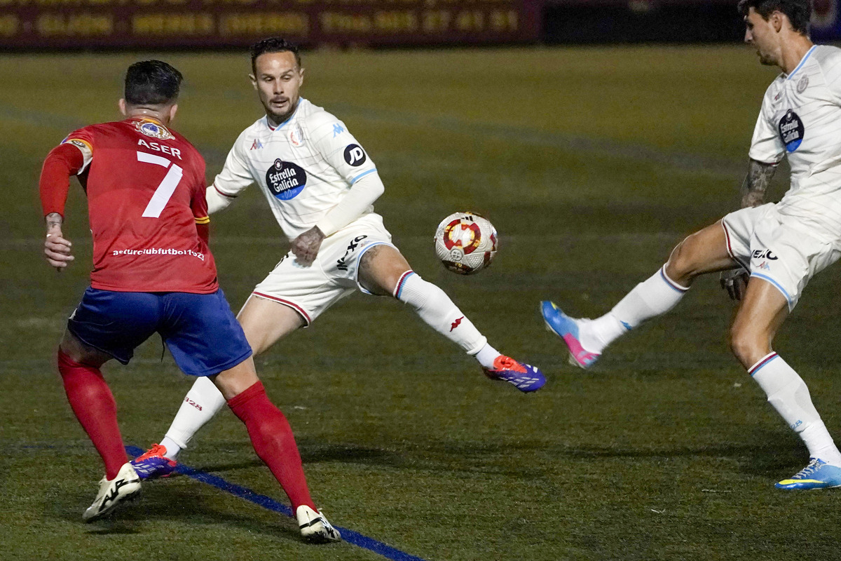 Iván Sánchez, en el partido de primera ronda de la Copa del Rey, entre el Astur y el Real Valladolid.  / PACO PAREDES