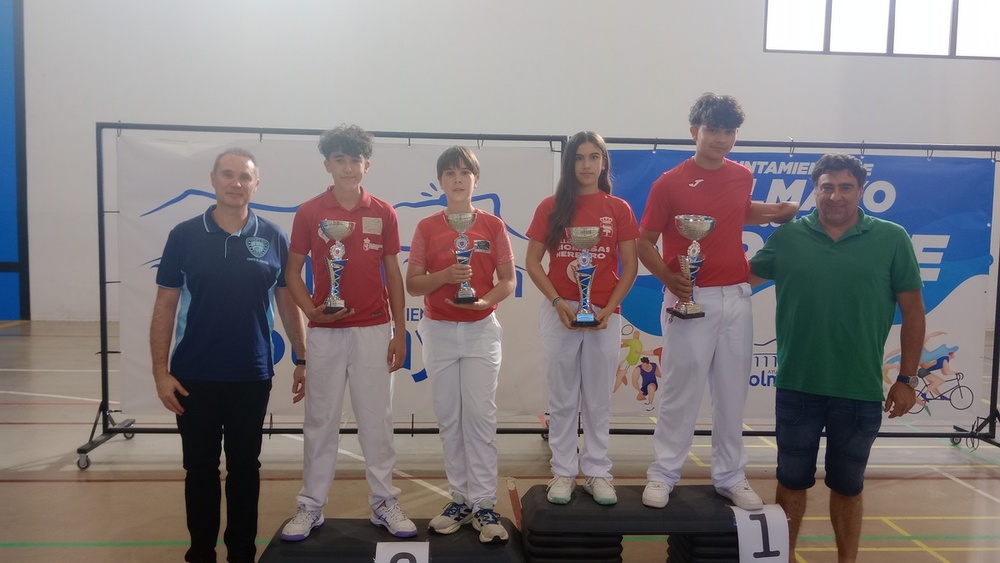 Podio infantil de pelota a mano.