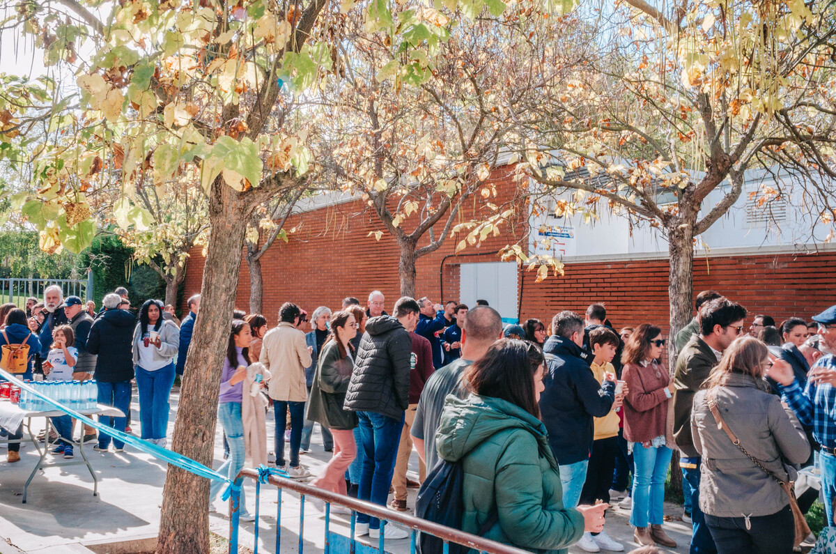 Homenaje del VRAC a las Valkirias del Pisuerga por la celebración del día Internacional del Cáncer de mama y el acto en el que acudieron los integrantes de la Fundación Intras.  / El Día de Valladolid