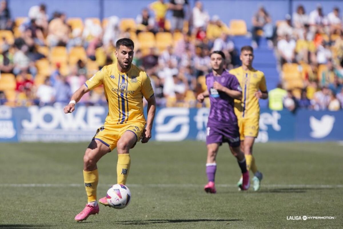 Partido entre el Alcorcón y el Valladolid.  / LALIGA