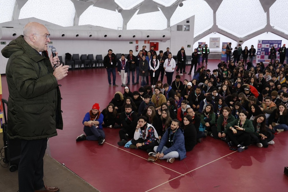 Encuentro Nacional Ruta de Valladolid que se celebra en la Cúpula del Milenio con motivo de la Luz de la Paz de Belén.