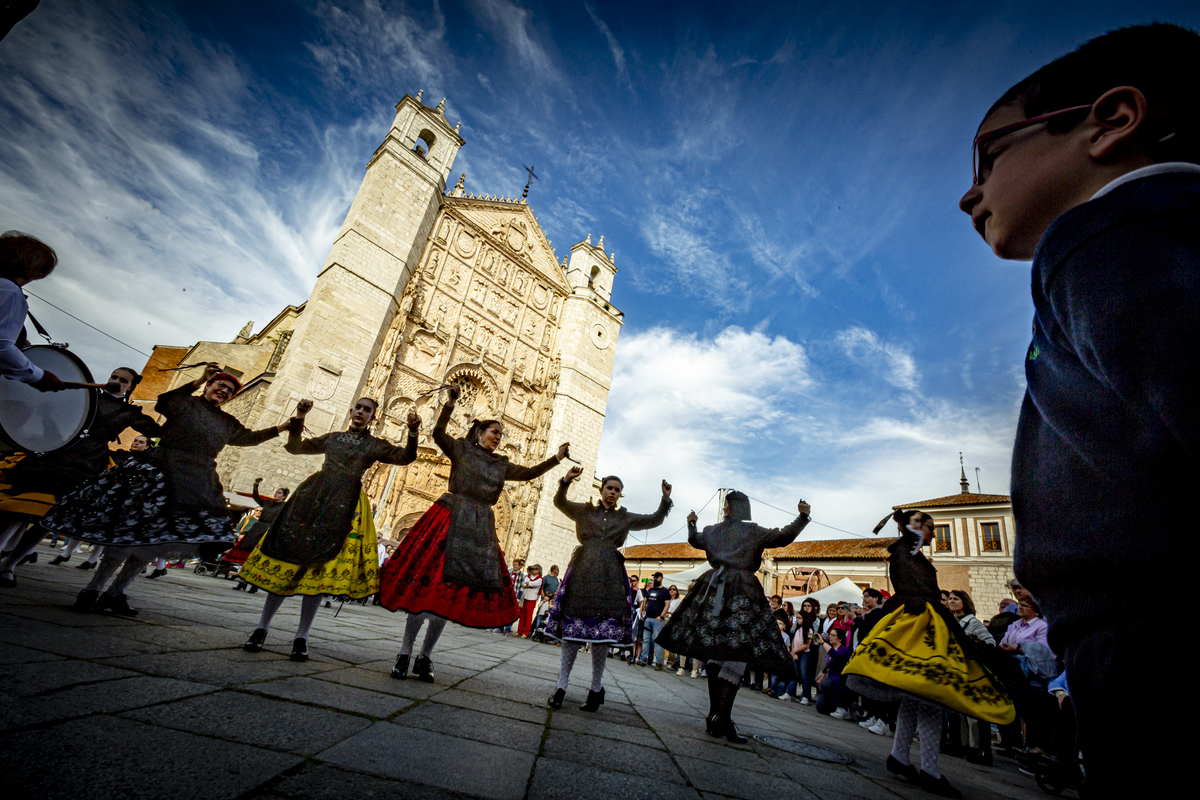 Mercado Castellano en San Pablo durante las fiestas de San Pedro Regalado  / JONATHAN TAJES