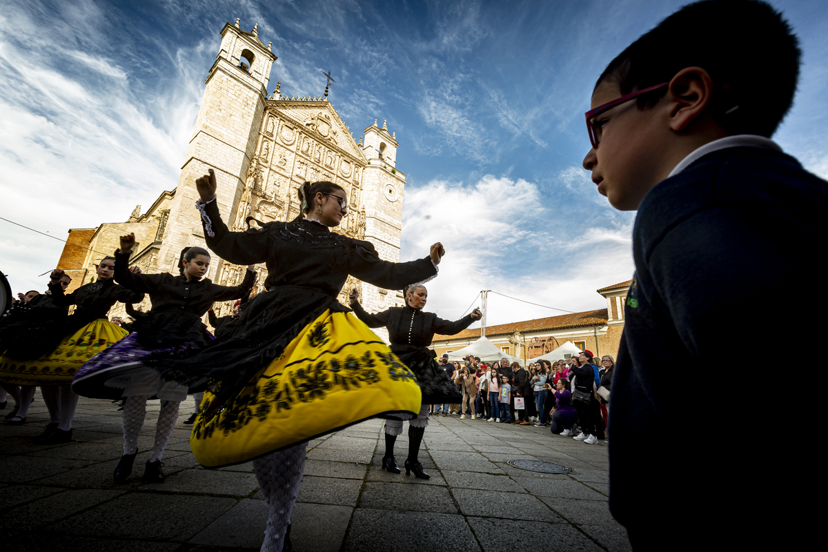 Mercado Castellano en San Pablo durante las fiestas de San Pedro Regalado  / JONATHAN TAJES