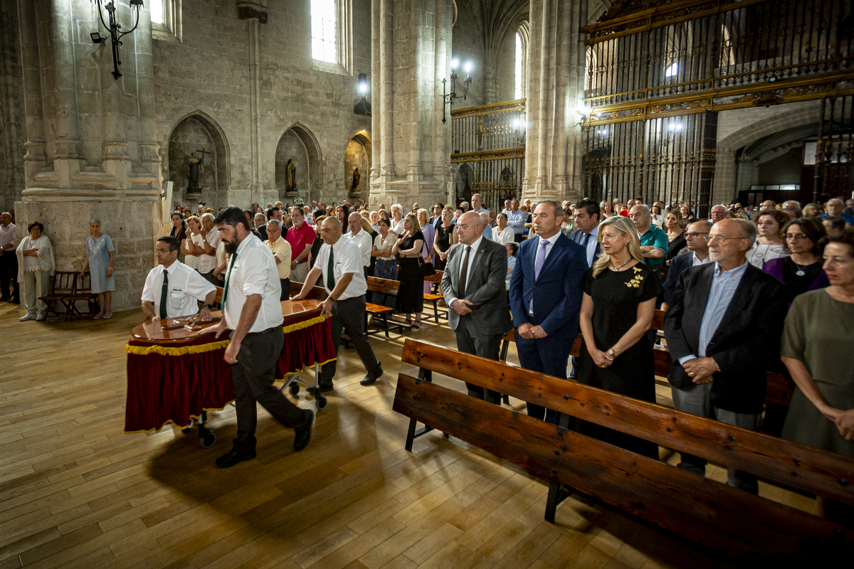 Valladolid se despide de Teófanes Egido en 'su' iglesia  / JONATHAN TAJES