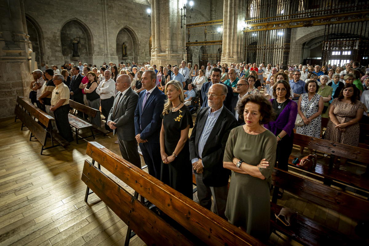 Valladolid se despide de Teófanes Egido en 'su' iglesia  / JONATHAN TAJES