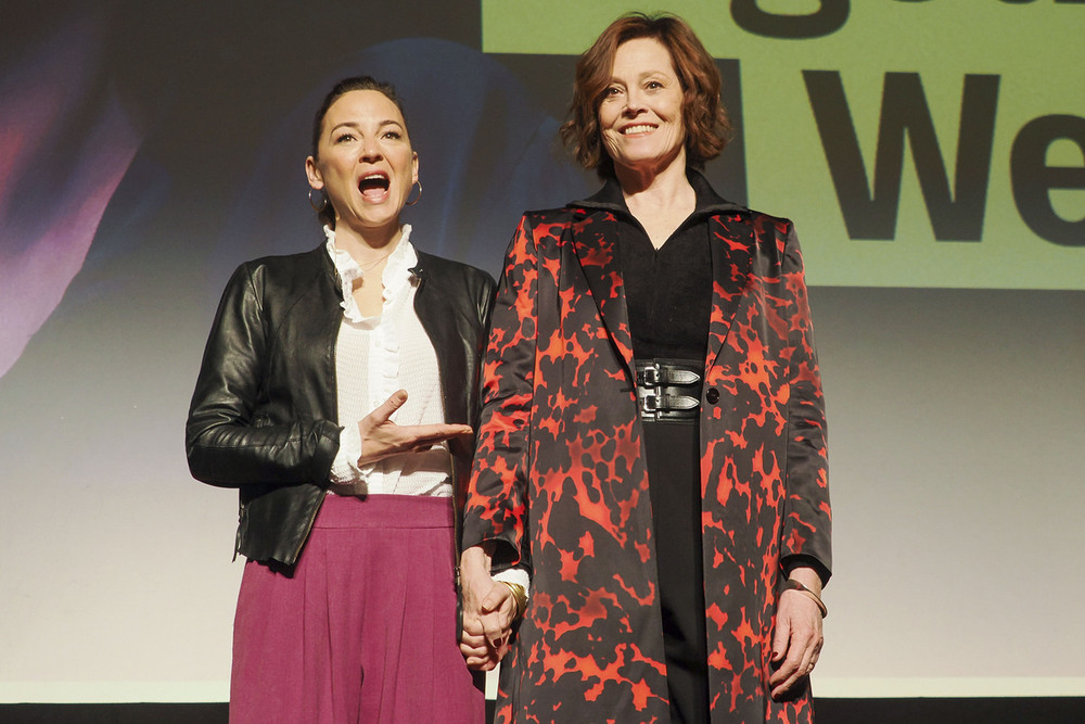 Leonor Watling y Sigourney Weaver.