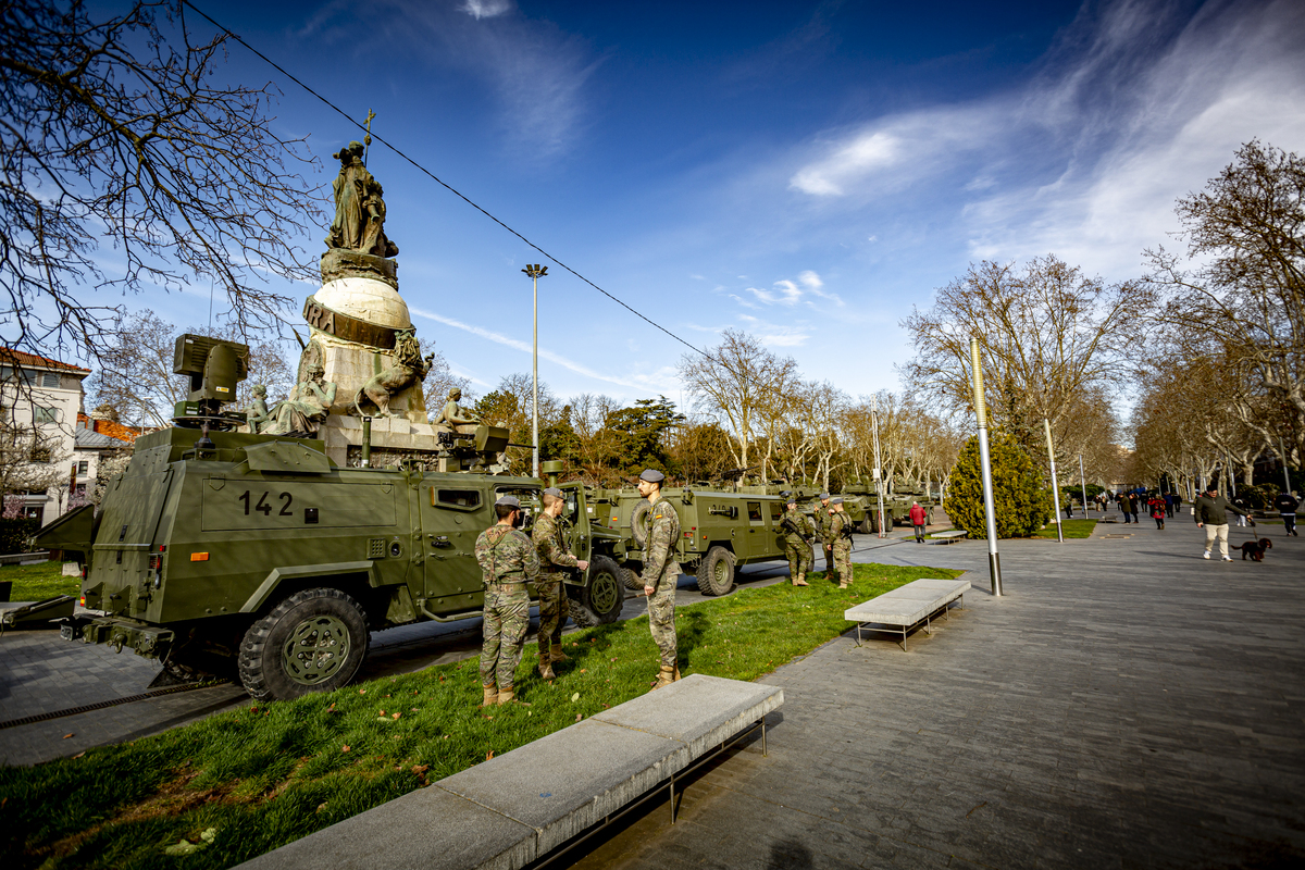 Ensayos del desfile del 375 aniversario del regimiento Farnesio del ejército de Tierra al que acudirá el Rey Felipe VI   / JONATHAN TAJES