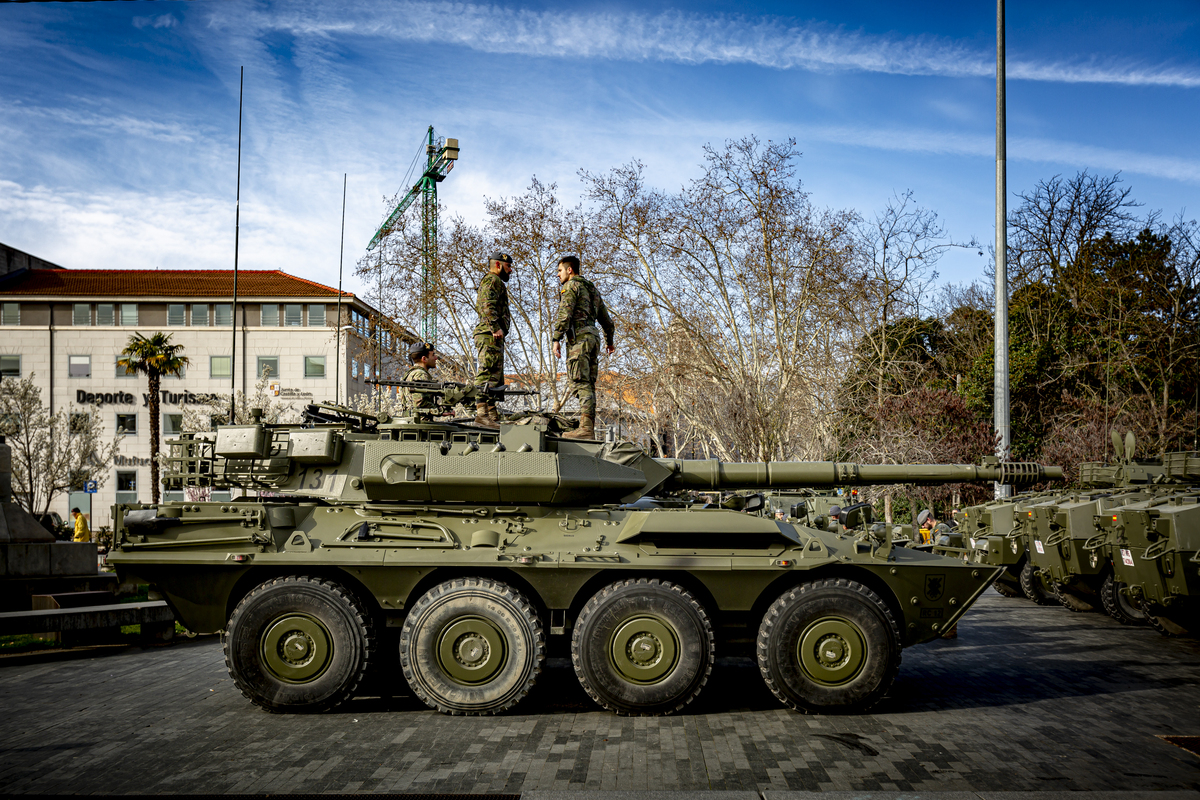 Ensayos del desfile del 375 aniversario del regimiento Farnesio del ejército de Tierra al que acudirá el Rey Felipe VI   / JONATHAN TAJES