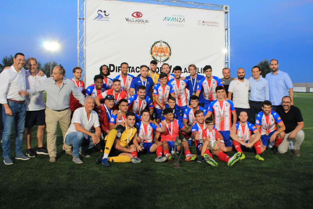 Final del XXX Trofeo Diputación Provincial de Fútbol entre Real Valladolid Promesas y At. Tordesillas  / ADRIÁN ORDÓÑEZ