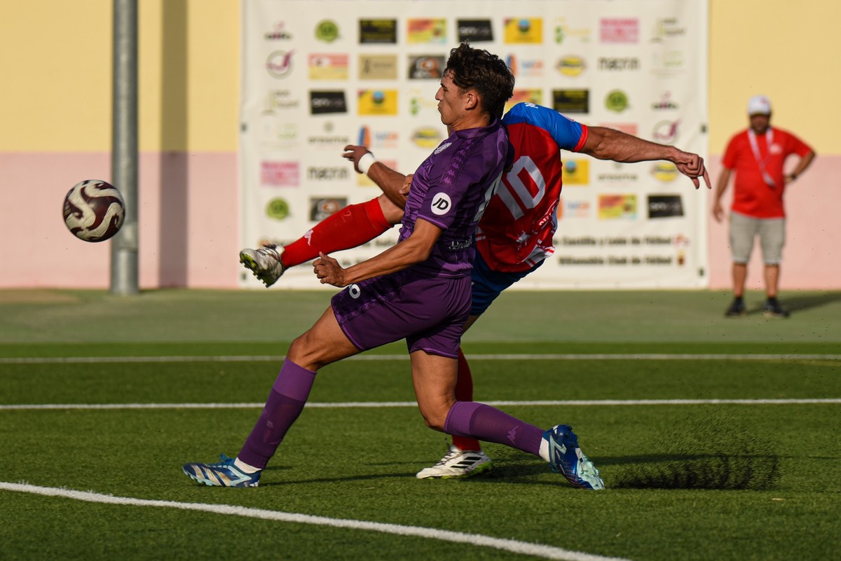 Final del XXX Trofeo Diputación Provincial de Fútbol entre Real Valladolid Promesas y At. Tordesillas  / ADRIÁN ORDÓÑEZ