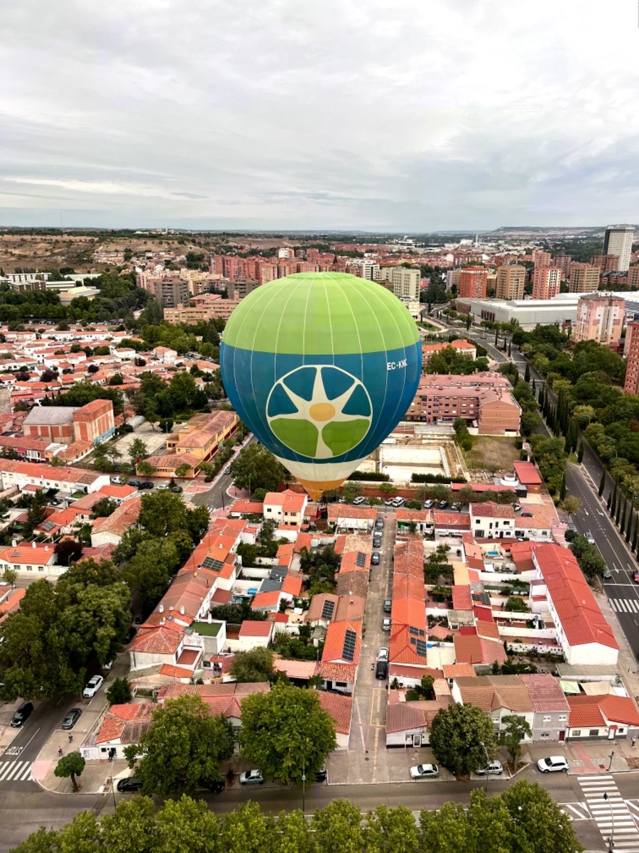 Los globos aerostáticos vuelven a llenar el cielo de Valladolid  / MONTSE ÁLVAREZ (FMD)