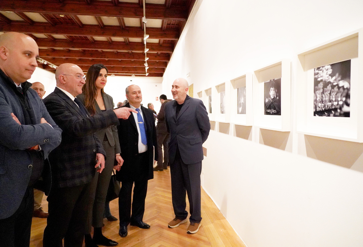 Exposición ‘Dramaturgia poliédrica. Cuatro décadas de pasión fotográfica’, del fotógrafo Chema Concellón  / LETICIA PÉREZ / ICAL