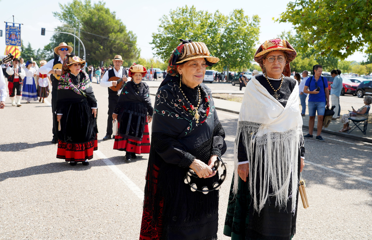 Inauguración oficial de la XLI Edición de la Feria de Folklore y Gastronomía de Valladolid  / LETICIA PÉREZ (ICAL)