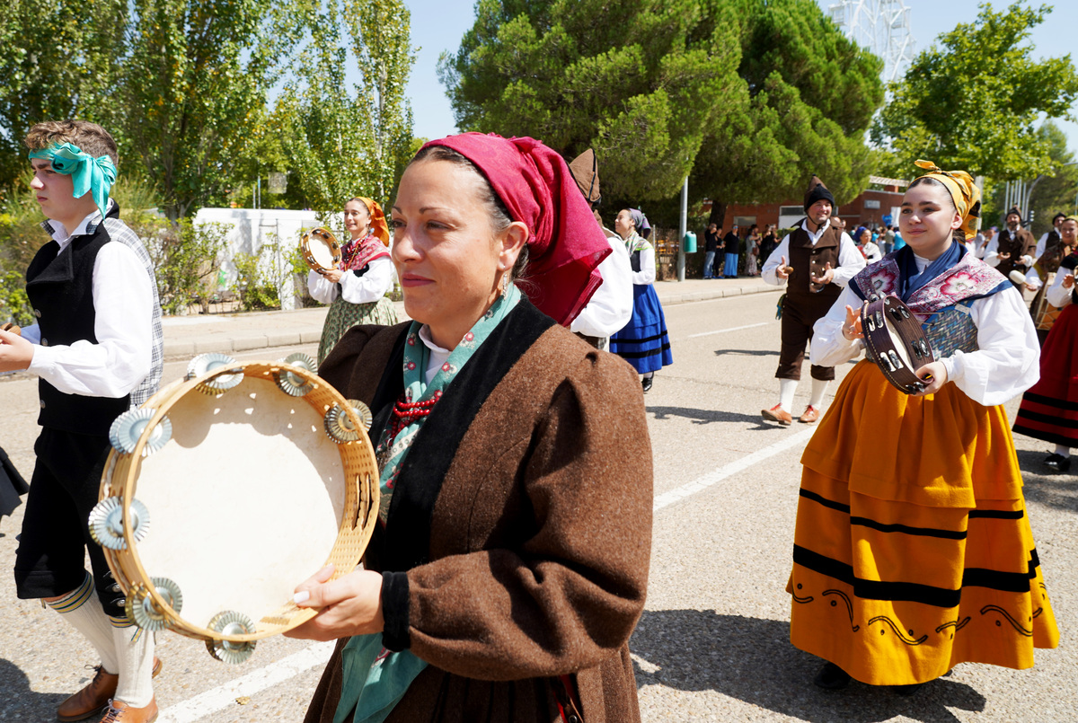 Inauguración oficial de la XLI Edición de la Feria de Folklore y Gastronomía de Valladolid  / LETICIA PÉREZ (ICAL)