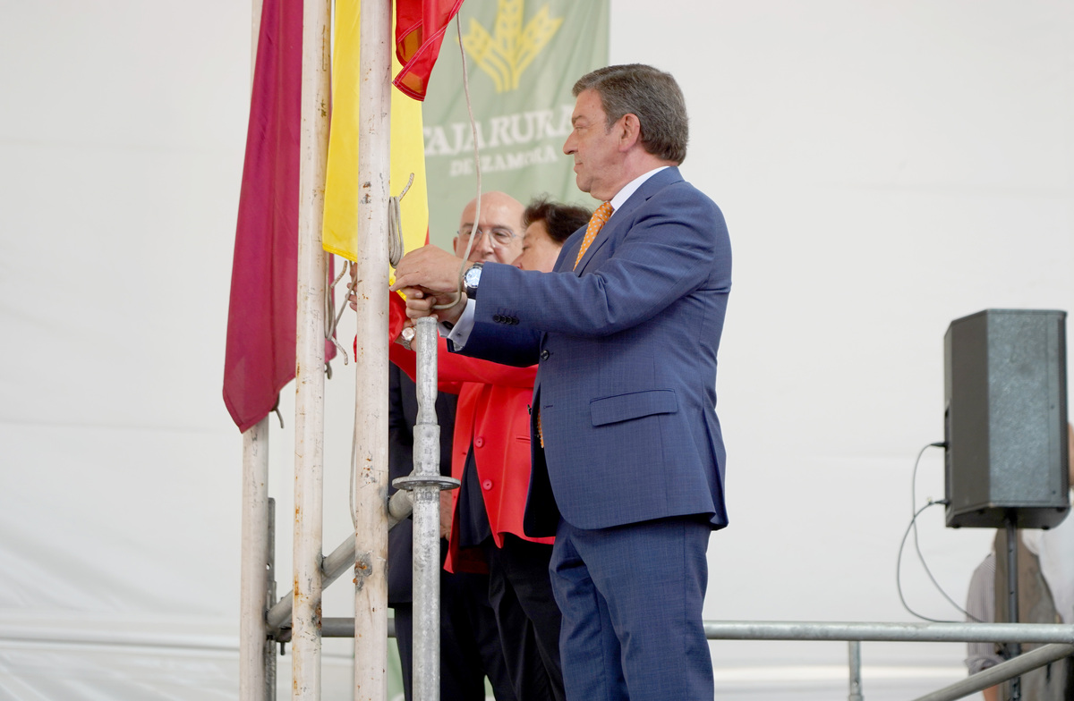 Inauguración oficial de la XLI Edición de la Feria de Folklore y Gastronomía de Valladolid  / LETICIA PÉREZ (ICAL)