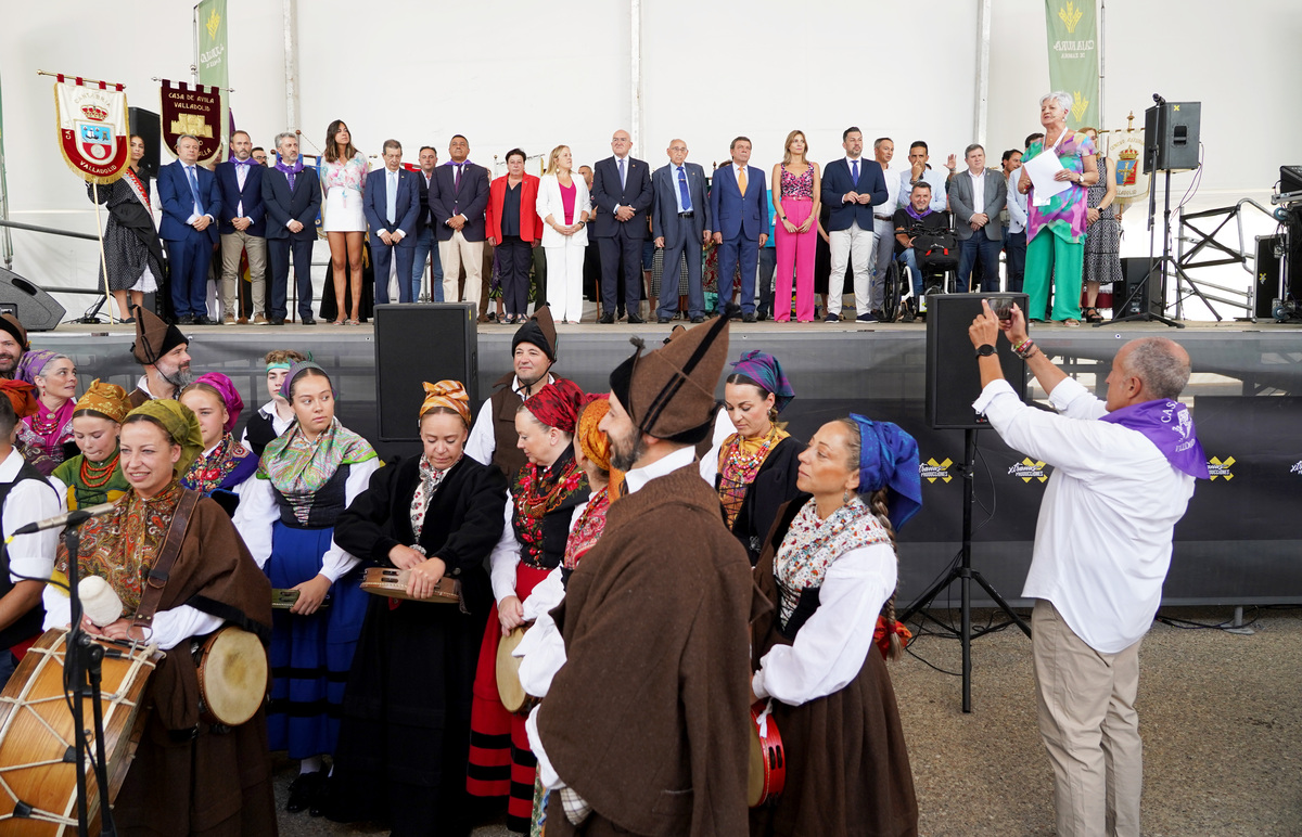 Inauguración oficial de la XLI Edición de la Feria de Folklore y Gastronomía de Valladolid  / LETICIA PÉREZ (ICAL)