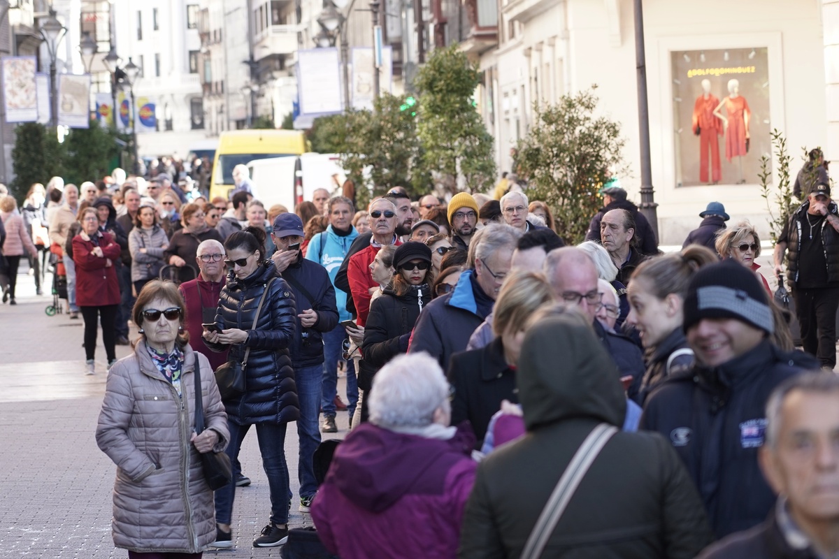 UPA reparte 500 tarrinas de fresa de Huelva para valorizar el producto y potenciar su consumo  / RUBÉN CACHO / ICAL