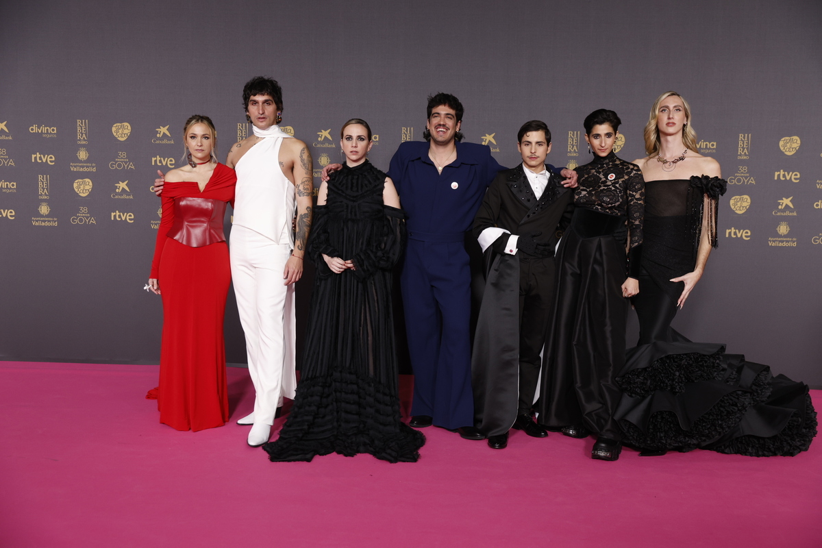 Foto de equipo de la película 'Te estoy amando locamente'.   / PREMIOS GOYA